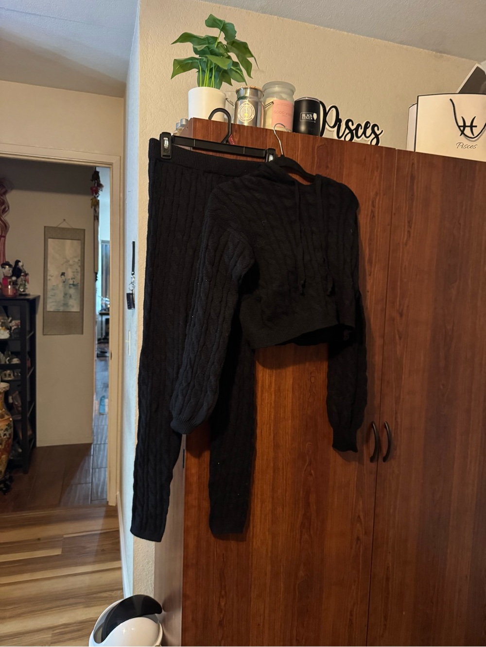 Black Cable-Knit Cropped Hoodie Sweater - Women